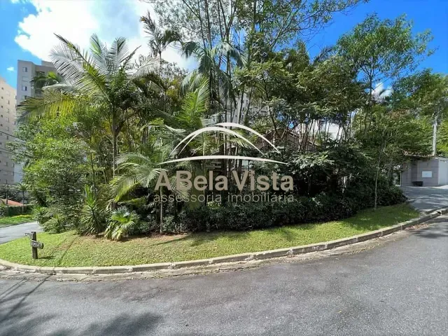 Casa com 2061m² 5 quartos e 6 banheiros, à venda, no bairro Chácara Granja Velha em Carapicuíba