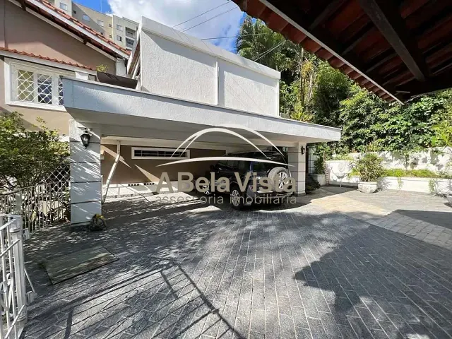 Casa com 2061m² 5 quartos e 6 banheiros, à venda, no bairro Chácara Granja Velha em Carapicuíba