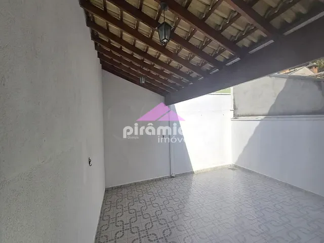 Casa com 140m² 3 quartos e 1 banheiro, para alugar, no bairro Villa Branca em Jacareí