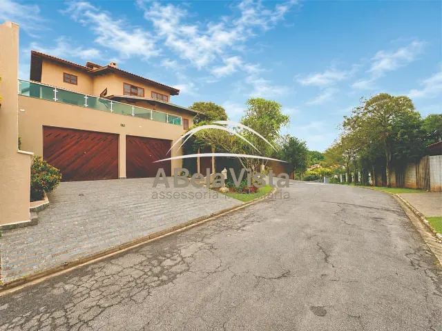 Casa com 478m² 4 quartos e 5 banheiros, à venda, no bairro Terras do Madeira em Carapicuíba