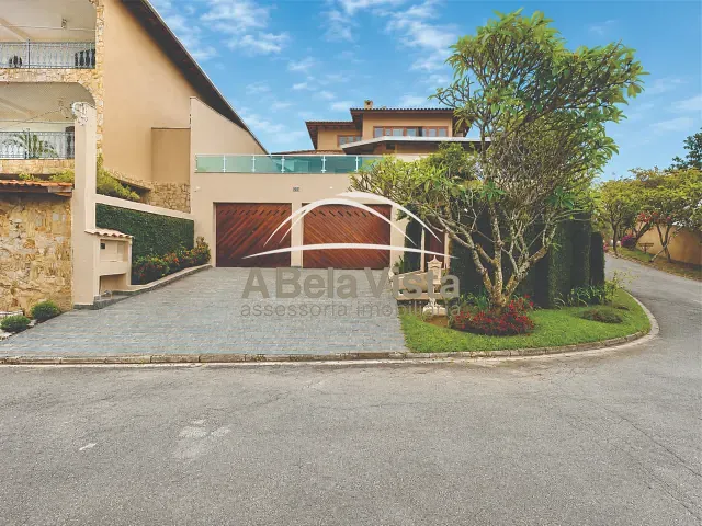 Casa com 478m² 4 quartos e 5 banheiros, à venda, no bairro Terras do Madeira em Carapicuíba