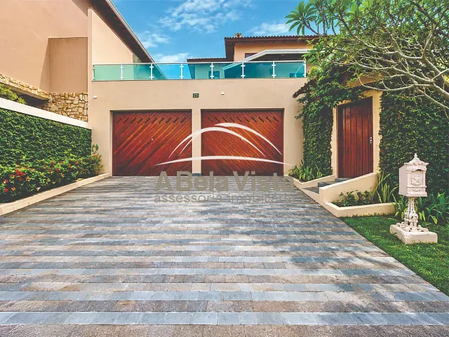 Casa com 478m² 4 quartos e 5 banheiros, à venda, no bairro Terras do Madeira em Carapicuíba