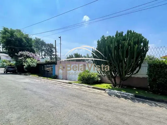 Casa com 947m² 3 quartos e 6 banheiros, à venda, no bairro Chácara das Paineiras em Carapicuíba