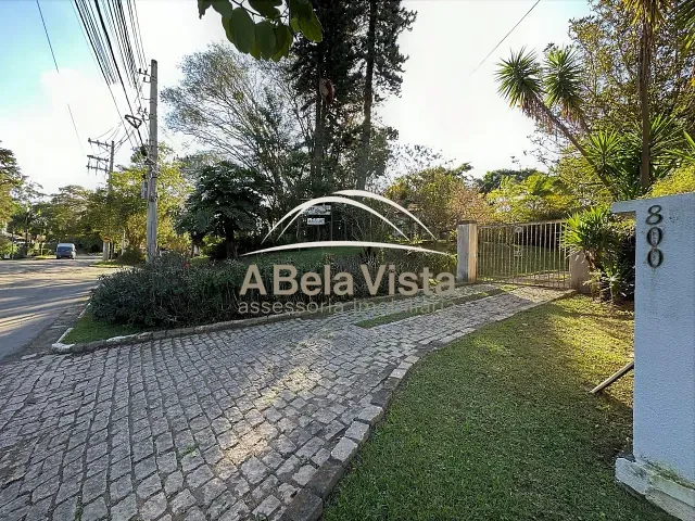 Casa com 10490m² 3 quartos e 4 banheiros, à venda, no bairro Chácara dos Junqueiras em Carapicuíba