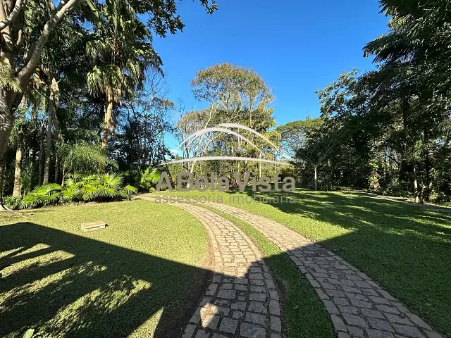 Casa com 10490m² 3 quartos e 4 banheiros, à venda, no bairro Chácara dos Junqueiras em Carapicuíba