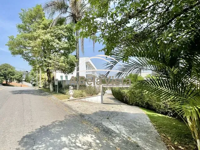 Casa com 1043m² 6 quartos e 10 banheiros, à venda, no bairro Golf Park em Carapicuíba
