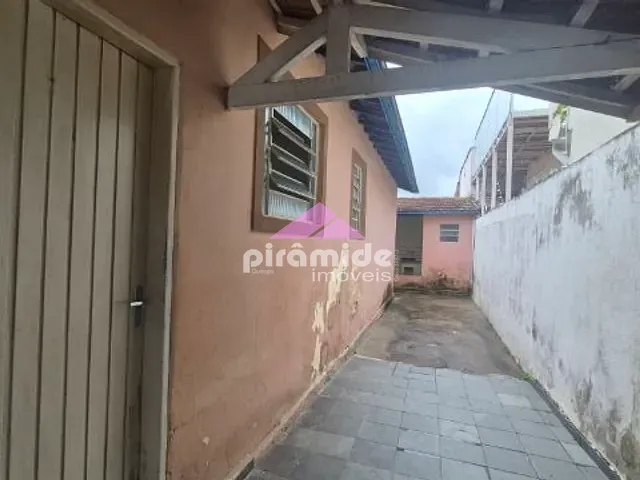 Casa com 227m² 3 quartos e 1 banheiro, à venda, no bairro Monte Castelo em São José dos Campos