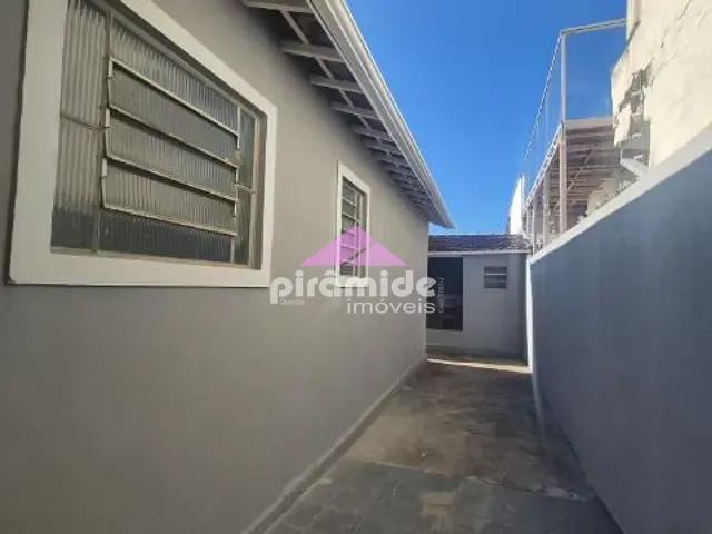 Casa com 227m² 3 quartos e 1 banheiro, à venda, no bairro Monte Castelo em São José dos Campos