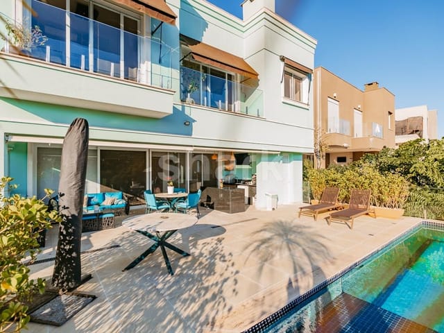 Casa com 550m² 4 quartos e 6 banheiros, à venda ou para alugar, no bairro Tamboré em Santana de Parnaíba