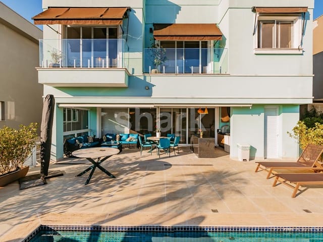 Casa com 550m² 4 quartos e 6 banheiros, à venda ou para alugar, no bairro Tamboré em Santana de Parnaíba