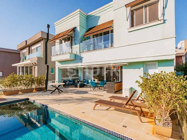 Casa com 550m² 4 quartos e 6 banheiros, à venda ou para alugar, no bairro Tamboré em Santana de Parnaíba