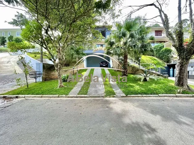 Casa com 1000m² 4 quartos e 5 banheiros, à venda, no bairro Residencial Euroville em Carapicuíba