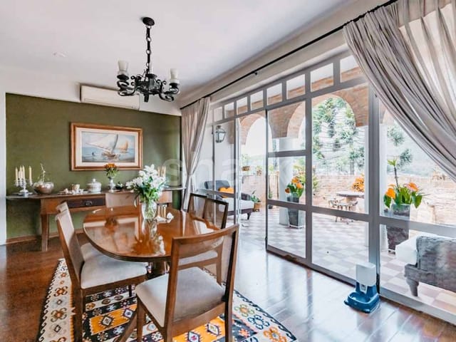 Casa com 1300m² 4 quartos e 7 banheiros, à venda ou para alugar, no bairro Alphaville em Santana de Parnaíba
