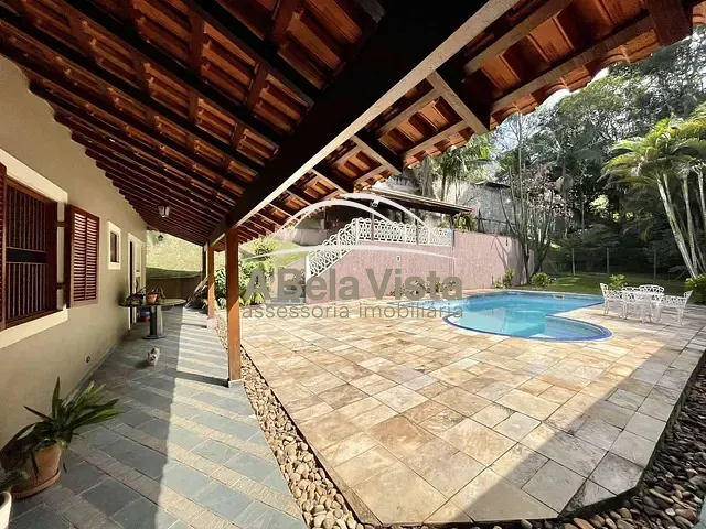 Casa com 1439m² 3 quartos e 5 banheiros, à venda, no bairro Chácara dos Lagos em Carapicuíba