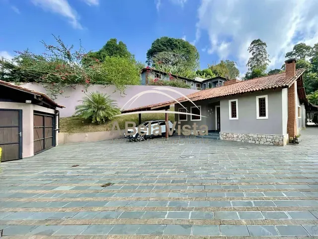 Casa com 1439m² 3 quartos e 5 banheiros, à venda, no bairro Chácara dos Lagos em Carapicuíba