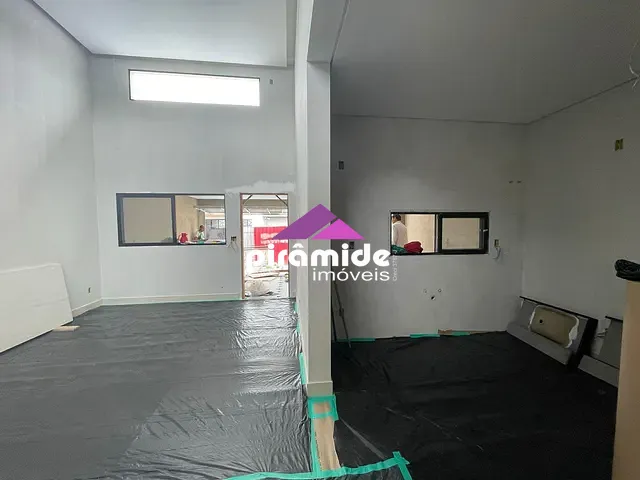 Casa com 180m² 3 quartos e 3 banheiros, à venda, no bairro Portal dos Passaros em São José dos Campos