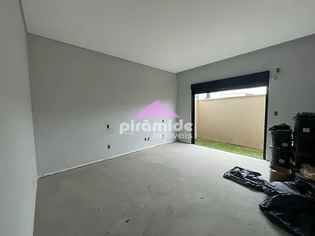 Casa com 180m² 3 quartos e 3 banheiros, à venda, no bairro Portal dos Passaros em São José dos Campos