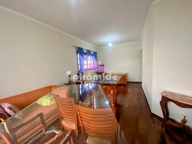 Casa 3 quartos e 2 banheiros, à venda, no bairro Urbanova em São José dos Campos