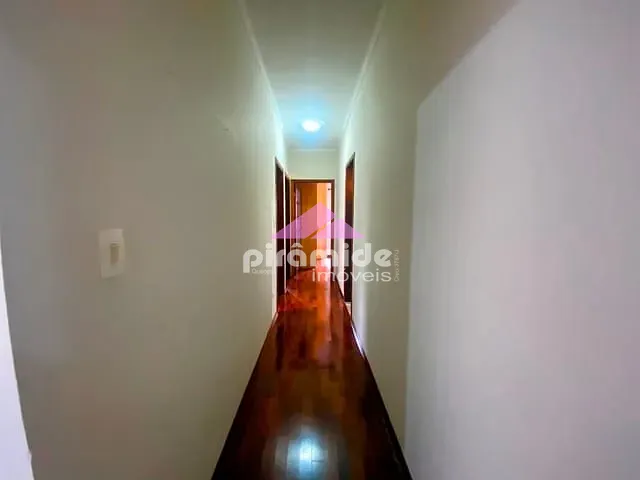 Casa 3 quartos e 2 banheiros, à venda, no bairro Urbanova em São José dos Campos