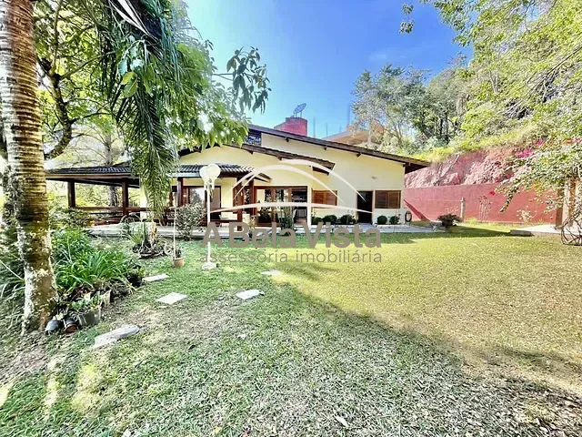 Casa com 1580m² 5 quartos e 6 banheiros, à venda, no bairro Águas da Fazendinha em Carapicuíba