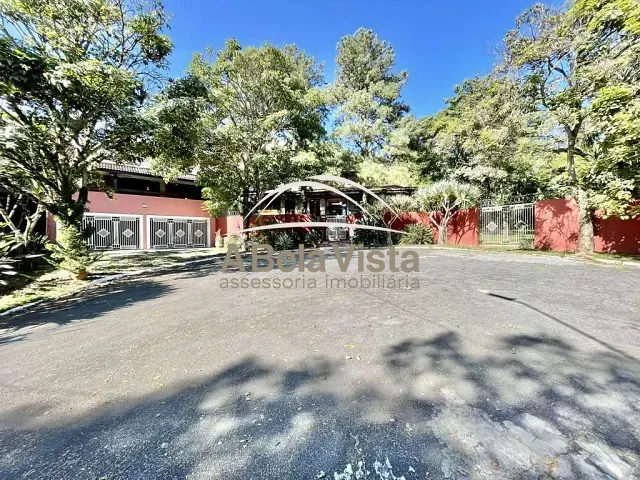 Casa com 1580m² 5 quartos e 6 banheiros, à venda, no bairro Águas da Fazendinha em Carapicuíba
