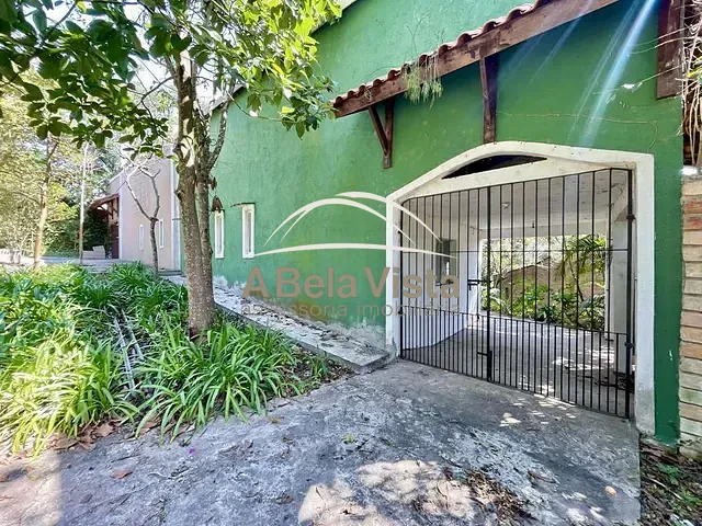 Casa com 1642m² 3 quartos e 5 banheiros, à venda, no bairro Vila Diva em Carapicuíba