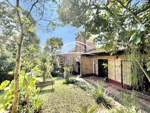 Casa com 1642m² 3 quartos e 5 banheiros, à venda, no bairro Vila Diva em Carapicuíba