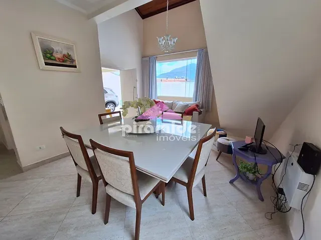 Casa com 285m² 3 quartos e 4 banheiros, à venda, no bairro Jardim Primavera em Caraguatatuba