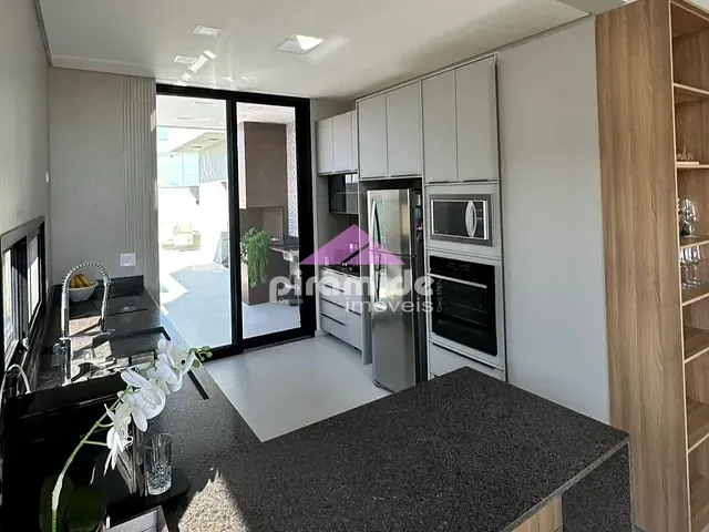 Casa 3 quartos e 3 banheiros, à venda, no bairro Loteamento Fazenda Ronda em São José dos Campos