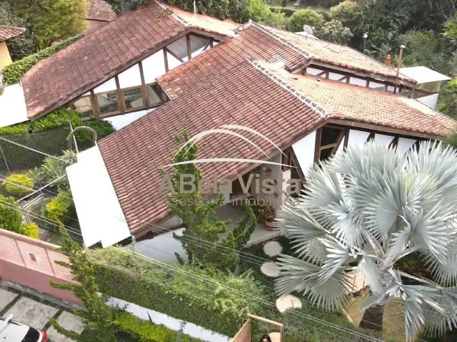 Casa com 1000m² 4 quartos e 5 banheiros, à venda, no bairro Recanto Impla em Carapicuíba
