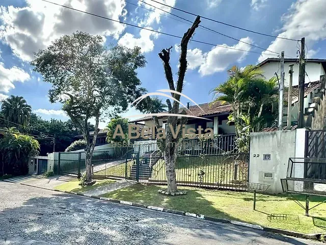 Casa com 736m² 4 quartos e 6 banheiros, à venda, no bairro Águas da Fazendinha em Carapicuíba