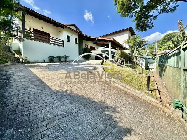 Casa com 736m² 4 quartos e 6 banheiros, à venda, no bairro Águas da Fazendinha em Carapicuíba