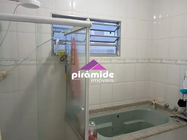 Casa com 125m² 2 quartos e 3 banheiros, à venda, no bairro Jardim das Indústrias em São José dos Campos