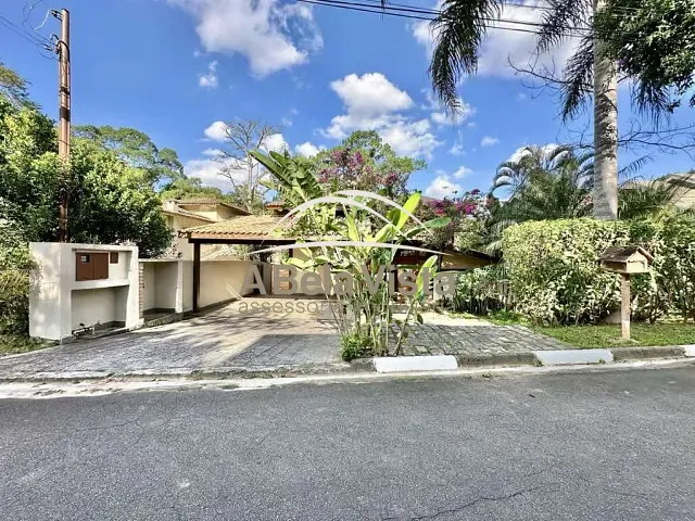 Casa com 546m² 5 quartos e 6 banheiros, à venda, no bairro Aldeia da Fazendinha em Carapicuíba
