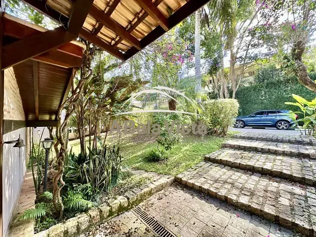 Casa com 546m² 5 quartos e 6 banheiros, à venda, no bairro Aldeia da Fazendinha em Carapicuíba