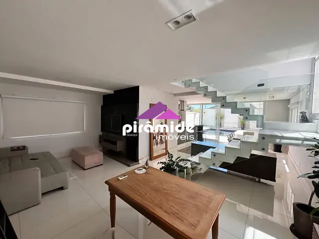 Casa com 250m² 3 quartos e 5 banheiros, para alugar, no bairro Urbanova em São José dos Campos