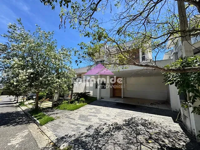 Casa com 250m² 3 quartos e 5 banheiros, para alugar, no bairro Urbanova em São José dos Campos