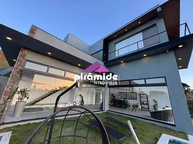Casa com 1080m² 4 quartos e 4 banheiros, à venda, no bairro Paraíso de Igaratá em Igaratá