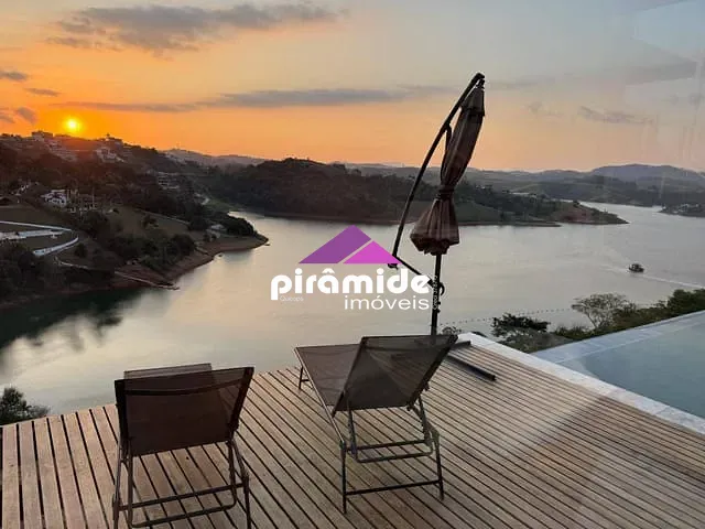 Casa com 1080m² 4 quartos e 4 banheiros, à venda, no bairro Paraíso de Igaratá em Igaratá