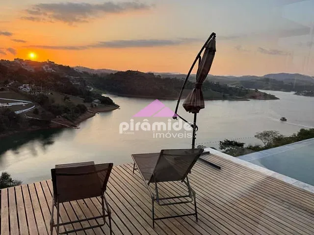 Casa com 1080m² 4 quartos e 4 banheiros, à venda, no bairro Paraíso de Igaratá em Igaratá
