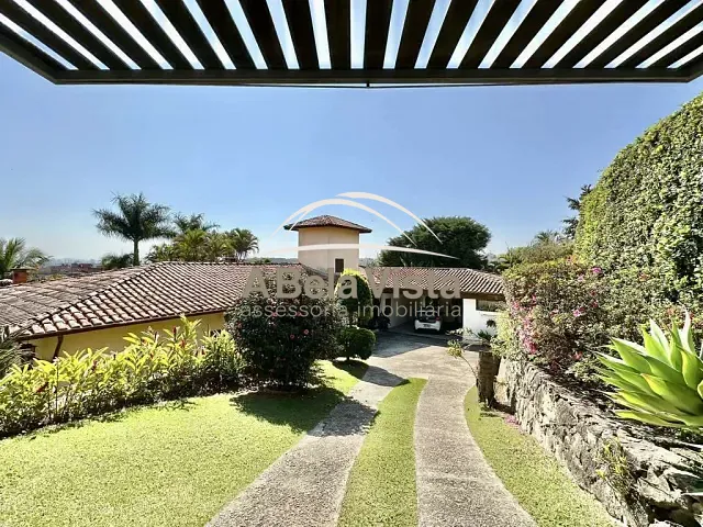 Casa com 1879m² 5 quartos e 6 banheiros, à venda, no bairro Parque Ideal em Carapicuíba