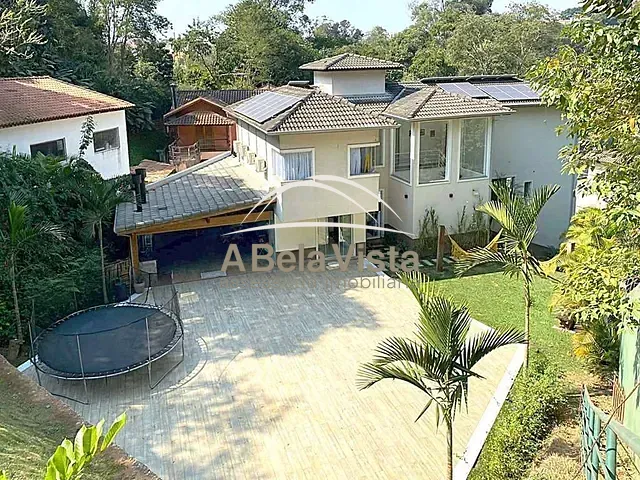 Casa com 1275m² 4 quartos e 6 banheiros, à venda, no bairro Chácara Santa Lúcia em Carapicuíba