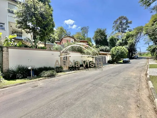 Casa com 1275m² 4 quartos e 6 banheiros, à venda, no bairro Chácara Santa Lúcia em Carapicuíba