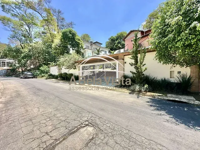 Casa com 1275m² 4 quartos e 6 banheiros, à venda, no bairro Chácara Santa Lúcia em Carapicuíba