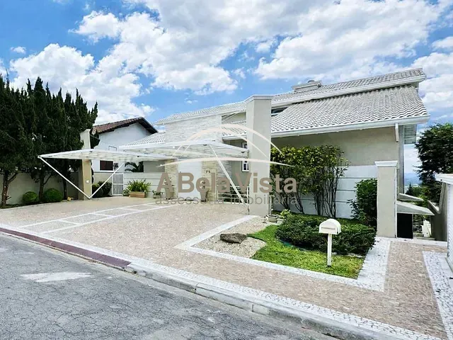 Casa com 506m² 4 quartos e 7 banheiros, à venda, no bairro Aldeia da Fazendinha em Carapicuíba
