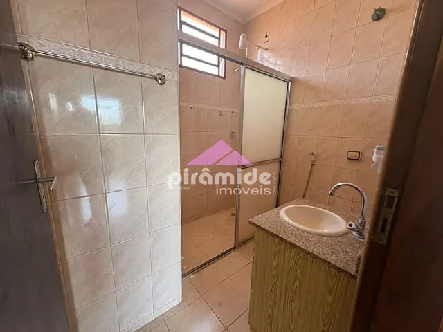 Casa 3 quartos e 1 banheiro, à venda, no bairro Jardim das Indústrias em São José dos Campos