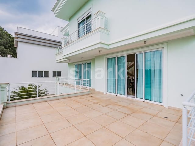 Casa com 646m² 5 quartos e 8 banheiros, à venda, no bairro Alphaville em Santana de Parnaíba