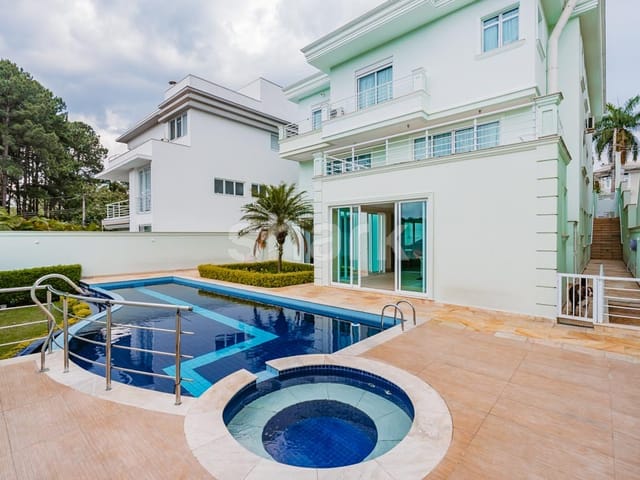 Casa com 646m² 5 quartos e 8 banheiros, à venda, no bairro Alphaville em Santana de Parnaíba