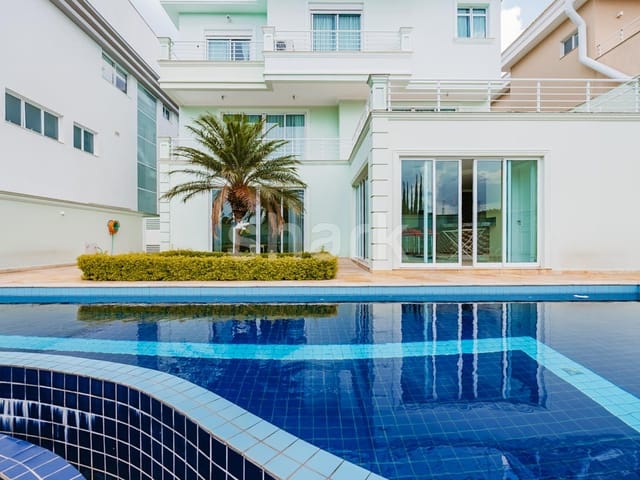 Casa com 646m² 5 quartos e 8 banheiros, à venda, no bairro Alphaville em Santana de Parnaíba