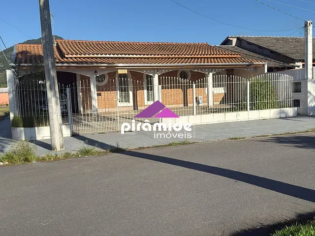 Casa 3 quartos e 3 banheiros, à venda, no bairro Indaiá em Caraguatatuba